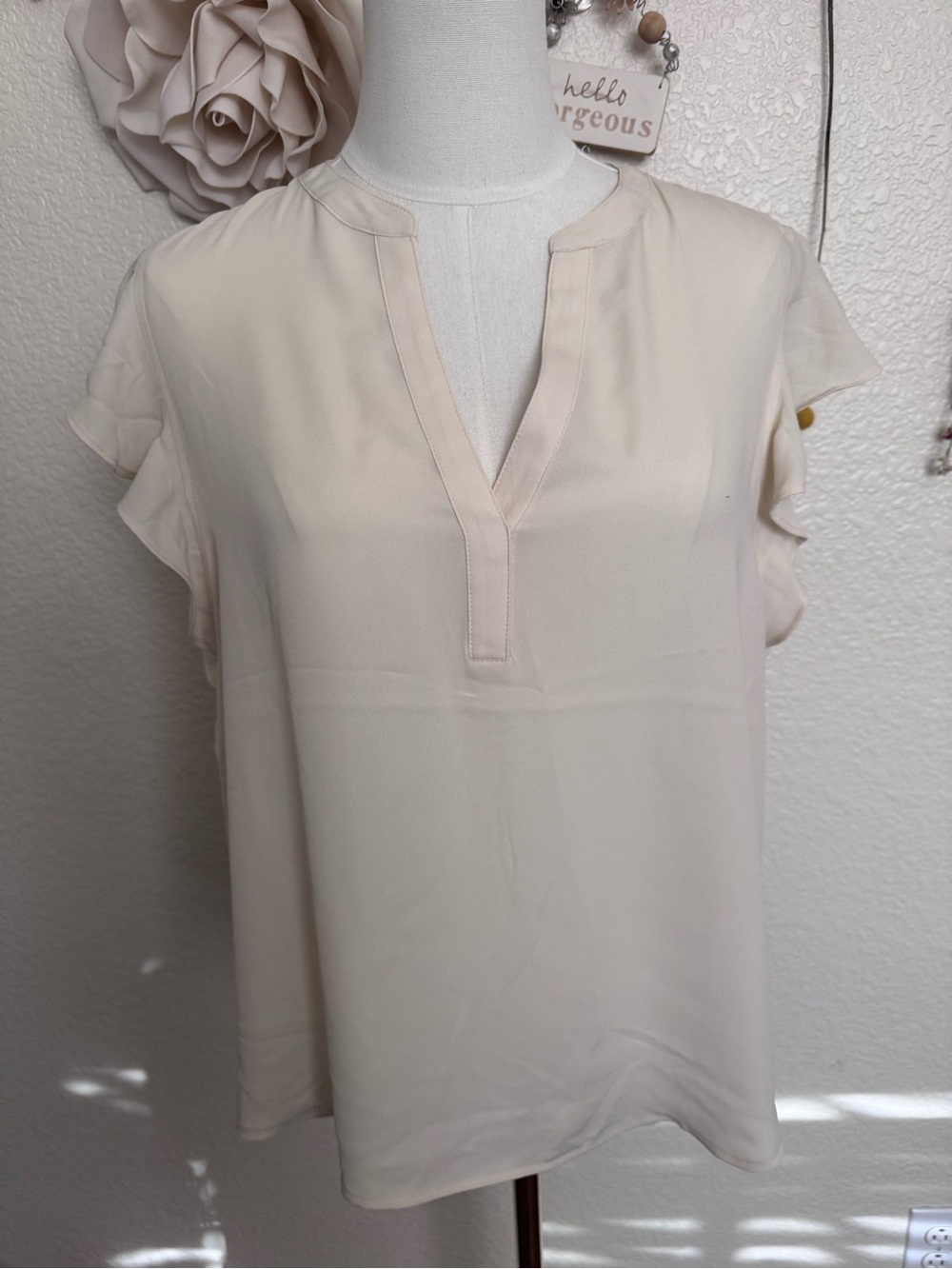 Calvin Klein Cream Split V-Neck Flutter Sleeve Blouse